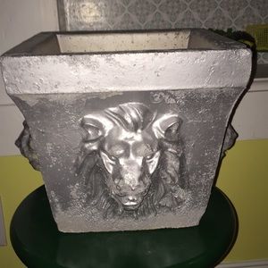 Vintage lion head planter